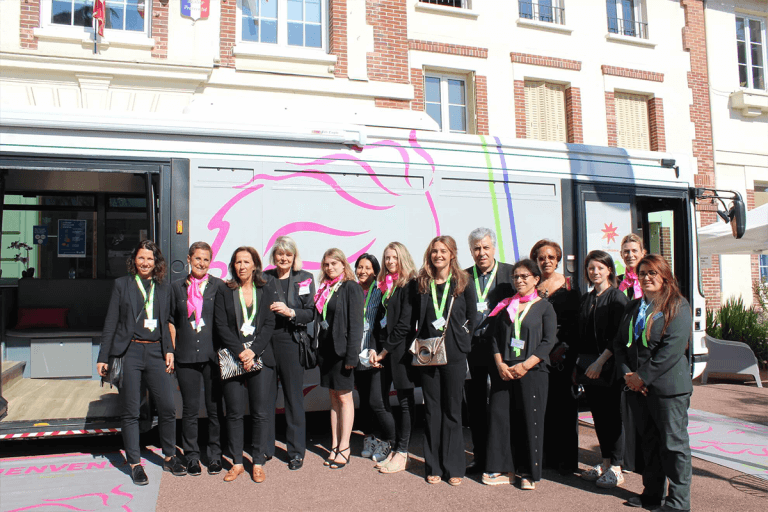 Photos (6) - Bus Santé Femmes - Le Pôle Femmes - Institut des Hauts-de-Seine