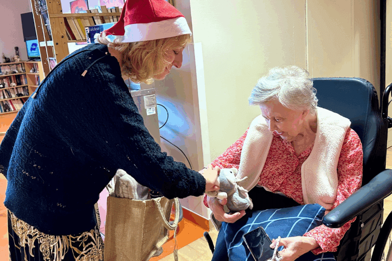 Photos (6) - Sourire de Noël - Le Pôle Solidarité - Institut des Hauts-de-Seine