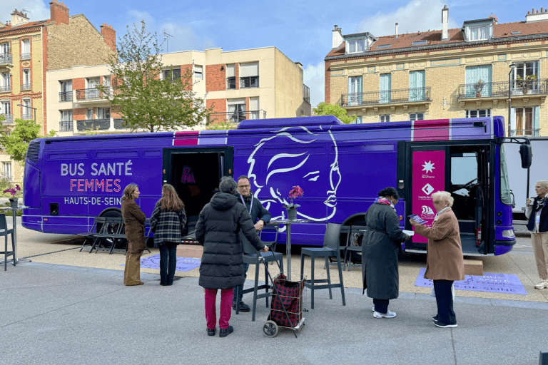 Photo 2 - Bus Santé Femmes - Institut des Hauts-de-Seine