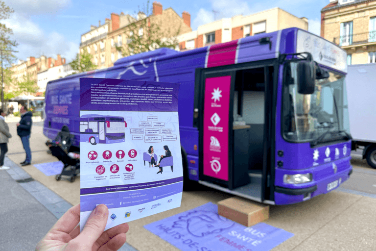 Photo 3 - Bus Santé Femmes - Institut des Hauts-de-Seine