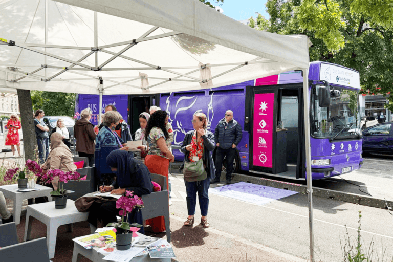 Photo 5 - Bus Santé Femmes - Institut des Hauts-de-Seine
